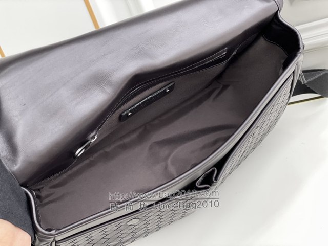 Bottega veneta高端男包 98015 寶緹嘉胎牛皮無縫編織男士斜挎包 BV經典款男士郵差包  gxz1365